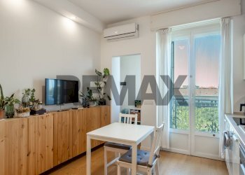 Sala da pranzo - Bilocale Viale Caterina Da Forlì
 
24, Milano - foto 3