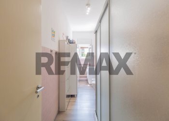 Hall / corridoio - Three-room apartment via buozzi
 
11, Cassano Magnago - photo 16