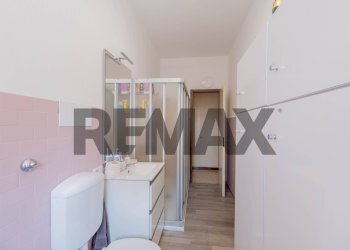 Bagno - Three-room apartment via buozzi
 
11, Cassano Magnago - photo 18