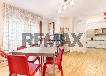 Sala da pranzo - Attic Via San Domenico Savio
 
48, Brugherio - photo 9