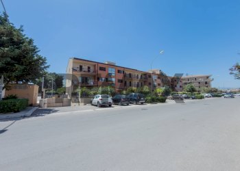 Edificio all\'aperto - Three-room apartment via sacerdote salvatore napoleone
 
4, Ficarazzi - photo 1
