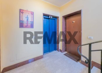 Ricezione / Lobby - Three-room apartment via sacerdote salvatore napoleone
 
4, Ficarazzi - photo 5