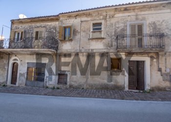 Casa all\'aperto - Casa semi indipendente Girone
 
12-14, Pretoro - foto 1