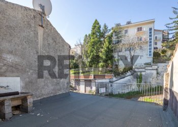Edificio all\'aperto - Casa semi indipendente Girone
 
12-14, Pretoro - foto 45