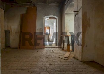 Hall / corridoio - Casa semi indipendente Girone
 
12-14, Pretoro - foto 50