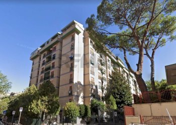 Edificio all\'aperto - Bilocale Via Pescaglia
71, Roma - foto 1