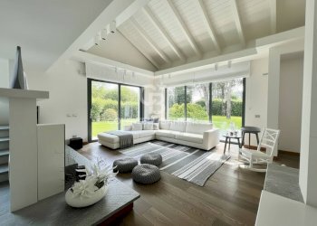 Foto 1 - Villa Via Domodossola
 
40, Busto Arsizio - photo 1