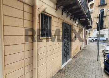 Terrazza - Magazzino Via gaspare Palermo
1A, Palermo - foto 1