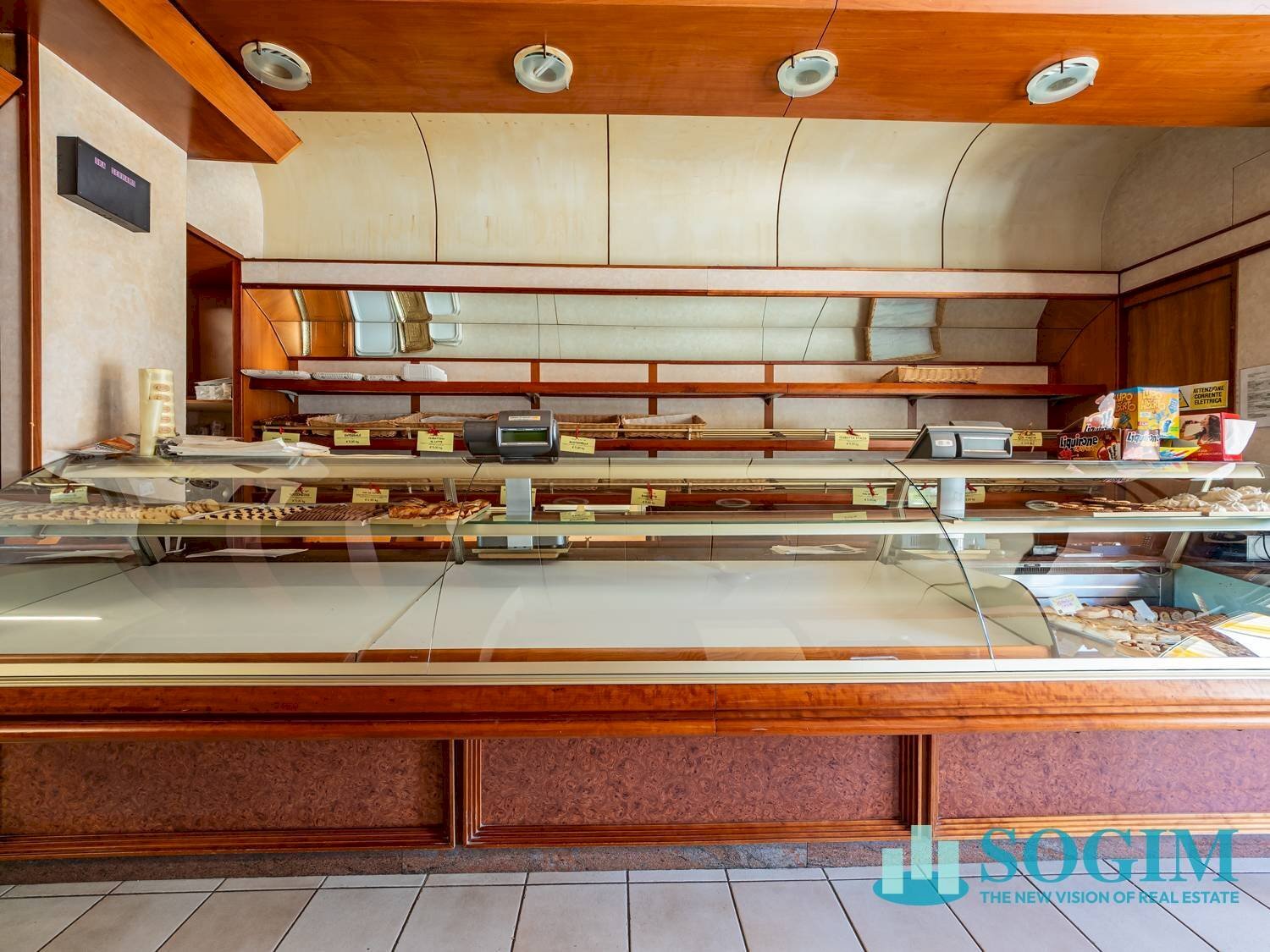 Vendita_1 - Commercial Premises Via carducci
16, Montano Lucino - photo 2