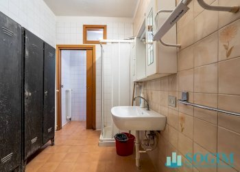 Bagno - Commercial Premises Via carducci
16, Montano Lucino - photo 11