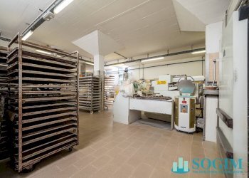 Laboratorio - Commercial Premises Via carducci
16, Montano Lucino - photo 17