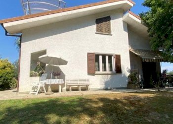 Facciata - Villa Frazione San Bernardo, 58B, Monteu Roero - photo 5