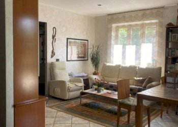 Soggiorno - Villa Frazione San Bernardo, 58B, Monteu Roero - photo 9