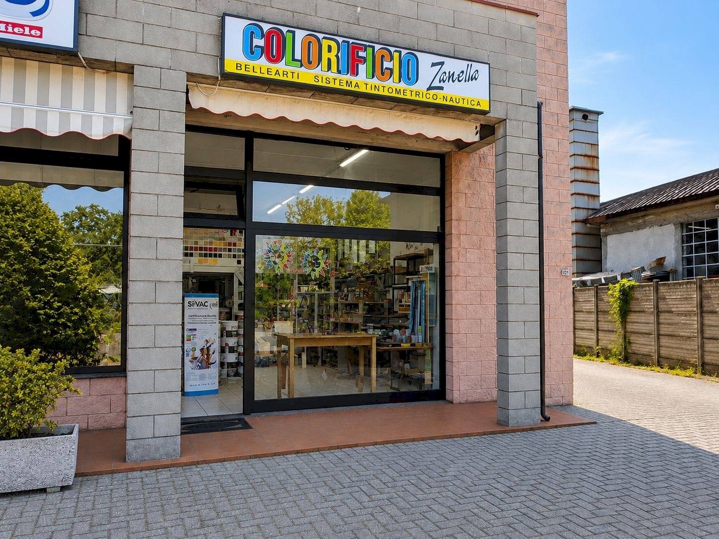 Foto 1 - Locale Commerciale VIA E. FERMI
 
21, Ispra - foto 1