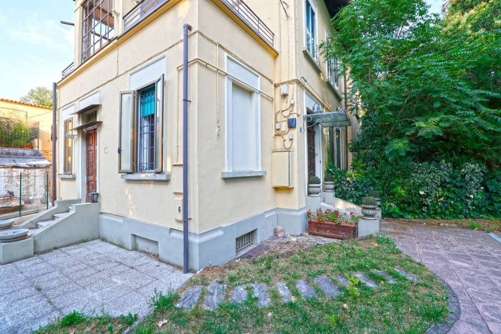 Facciata - Villa via Paolo Fabbri, Bologna (neighborhood Massarenti) - photo 2