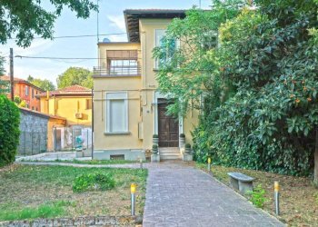 Giardino - Villa via Paolo Fabbri, Bologna (zona Massarenti) - foto 1