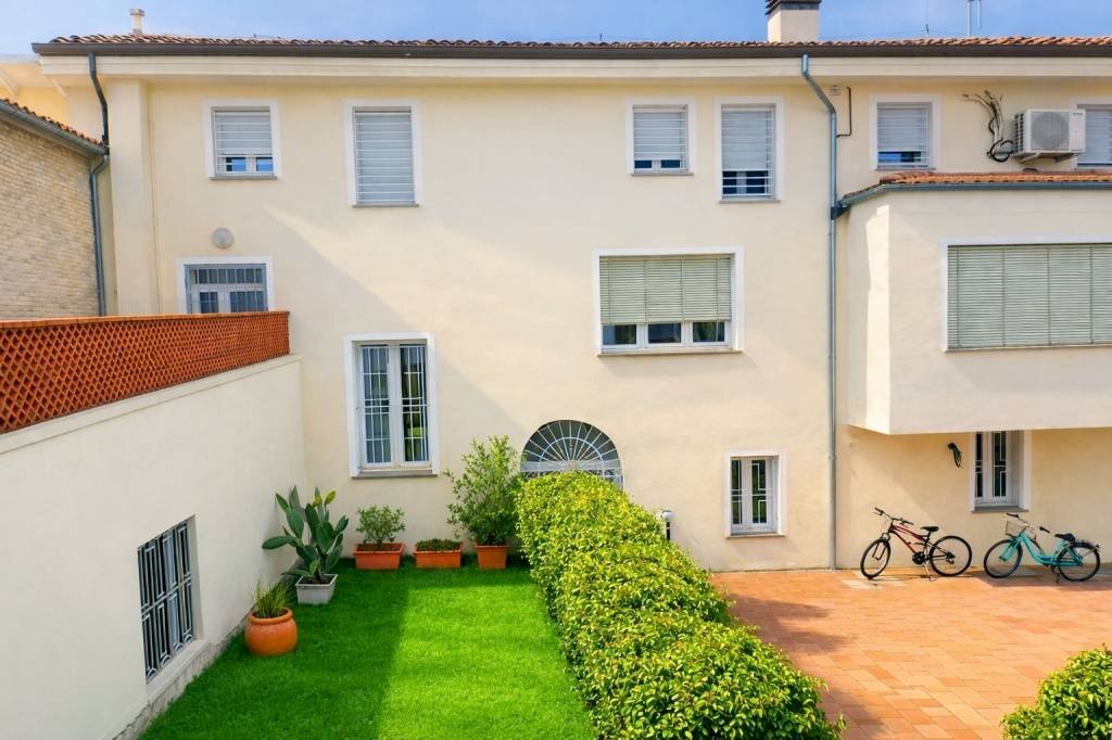 Vista - Four-room apartment Cento - photo 1