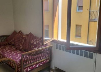Soggiorno - Appartamento via Mario Bastia, 29, Bologna (zona Costa Saragozza) - foto 9