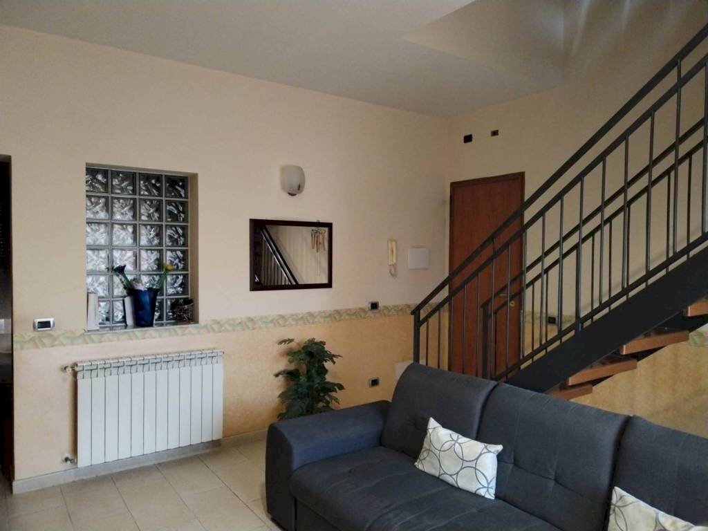 Salone - Four-room apartment via Plaia, Catania - photo 1