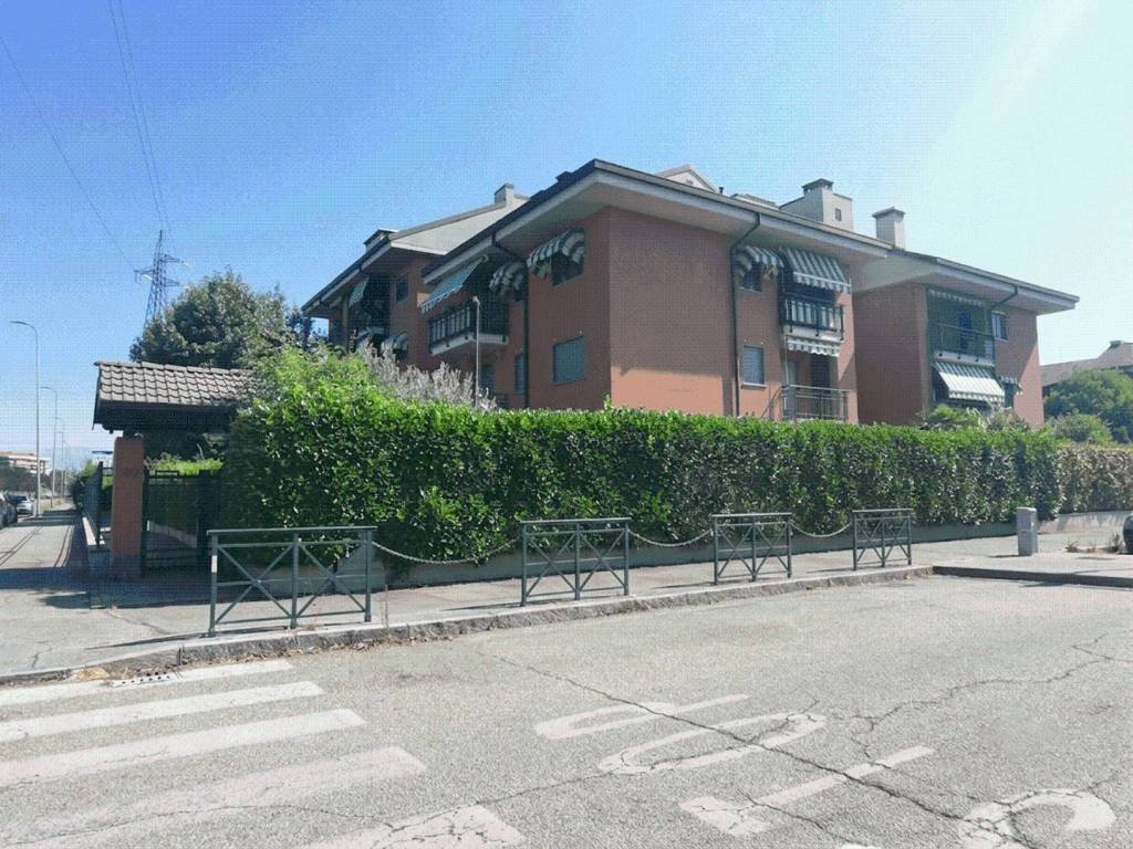 Facciata - Quadrilocale via Giuseppe Paganelli, 60, Venaria Reale - foto 2