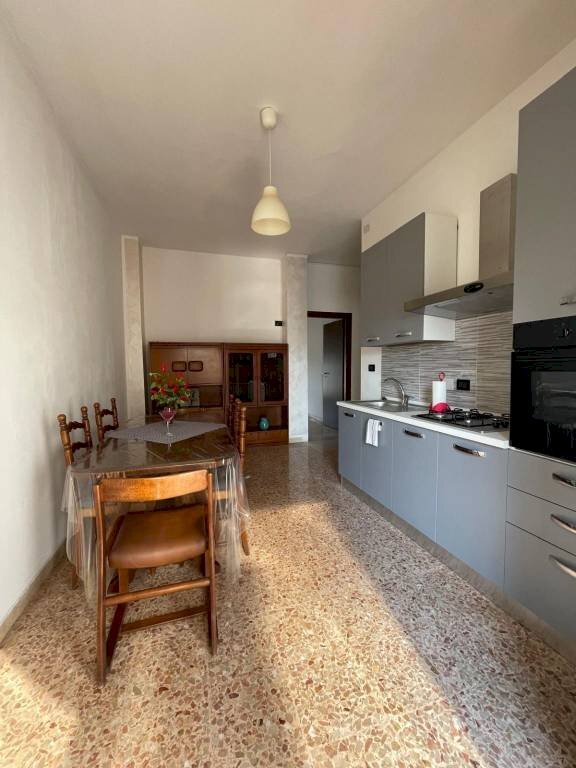Cucina - Three-room apartment via Lauro Rossi, 71, Torino (neighborhood Barriera Milano) - photo 3