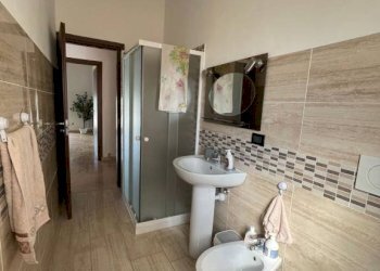 Bagno - Three-room apartment via Lauro Rossi, 71, Torino (neighborhood Barriera Milano) - photo 12