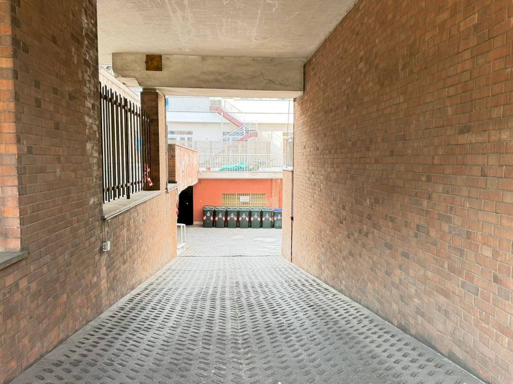 Interno palazzo - Box via Giovanni Carlo Cavalli, 22, Torino (zona Cit Turin) - foto 2
