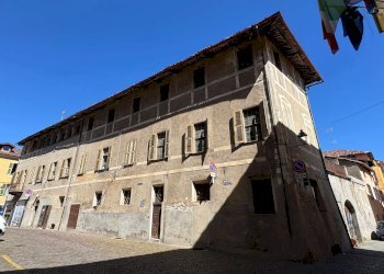 Palazzo Storico - Palazzo Storico piazza DEL MUNICIPIO, Carrù - foto 7