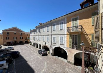 Vista da balcone - Palazzo Storico piazza DEL MUNICIPIO, Carrù - foto 8