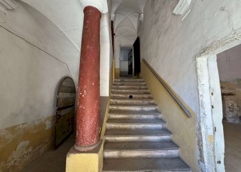 Scalinata - Palazzo Storico piazza DEL MUNICIPIO, Carrù - foto 10