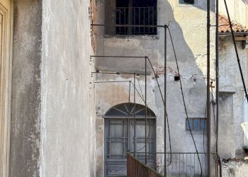 Balcone interno - Palazzo Storico piazza DEL MUNICIPIO, Carrù - foto 29
