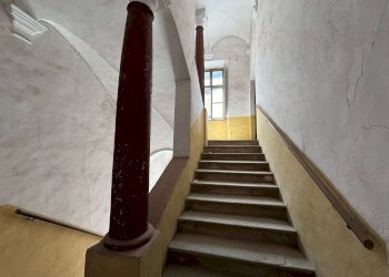 Scalinata - Palazzo Storico piazza DEL MUNICIPIO, Carrù - foto 30