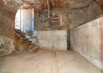 Ingresso cantina - Palazzo Storico piazza DEL MUNICIPIO, Carrù - foto 40