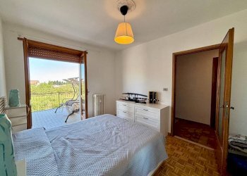 Camera da letto - Three-room apartment via Paolo Vasario, 12, Luserna San Giovanni - photo 15