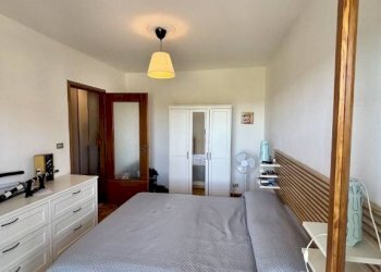 Camera da letto - Three-room apartment via Paolo Vasario, 12, Luserna San Giovanni - photo 17
