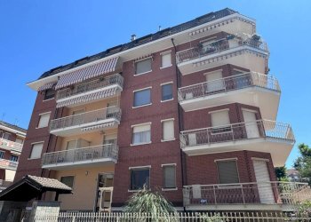 Facciata - Appartamento via Viglione, Carmagnola - foto 1