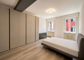 Camera da letto - Three-room apartment via Alessandro Manzoni, 3, Varese - photo 7