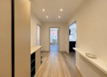Corridoio - Three-room apartment via Alessandro Manzoni, 3, Varese - photo 21