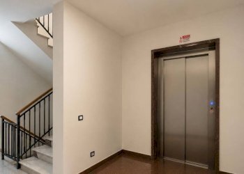 Ascensori - Three-room apartment via Alessandro Manzoni, 3, Varese - photo 23