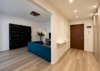 Ingresso - Three-room apartment via Alessandro Manzoni, 3, Varese - photo 24