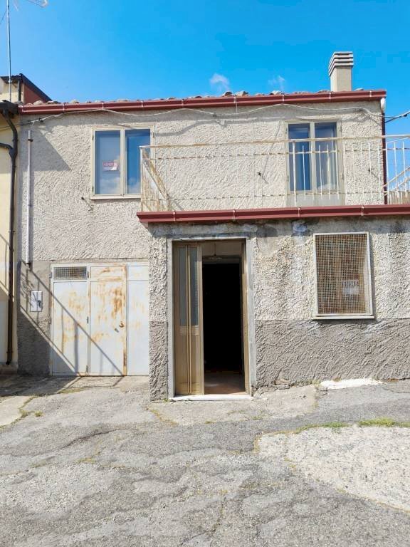 Facciata - Independent house via Timparello, Savelli - photo 1