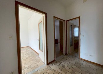 Disimpegno - Three-room apartment via Giacomo Leopardi, 10, Cornate d'Adda - photo 7