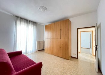 Camera da letto - Three-room apartment via Giacomo Leopardi, 10, Cornate d'Adda - photo 12