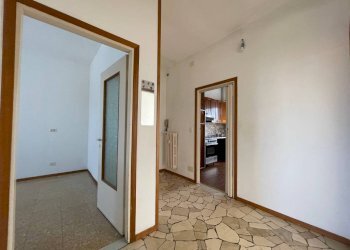 Disimpegno - Three-room apartment via Giacomo Leopardi, 10, Cornate d'Adda - photo 14