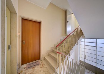 ANDRONE - Attic via PORDENONE, 16, Torino (neighborhood Santa Rita) - photo 4
