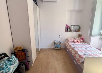 Camera da letto - Appartamento via Giovanni Torti, 21, Genova (zona Marassi) - foto 4