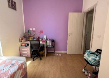 Camera da letto - Appartamento via Giovanni Torti, 21, Genova (zona Marassi) - foto 5