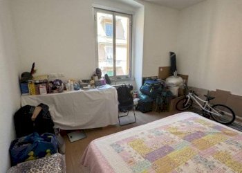 Camera da letto - Appartamento via Giovanni Torti, 21, Genova (zona Marassi) - foto 7