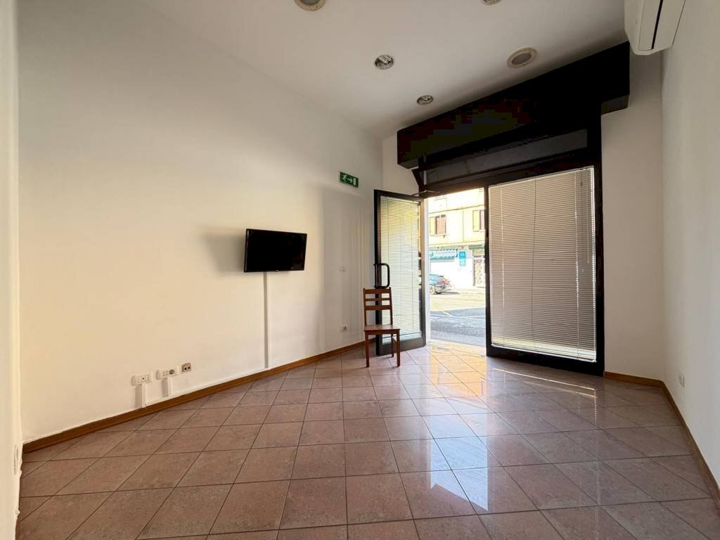 Interno non residenziale - Negozio Bologna (zona Lame) - foto 2