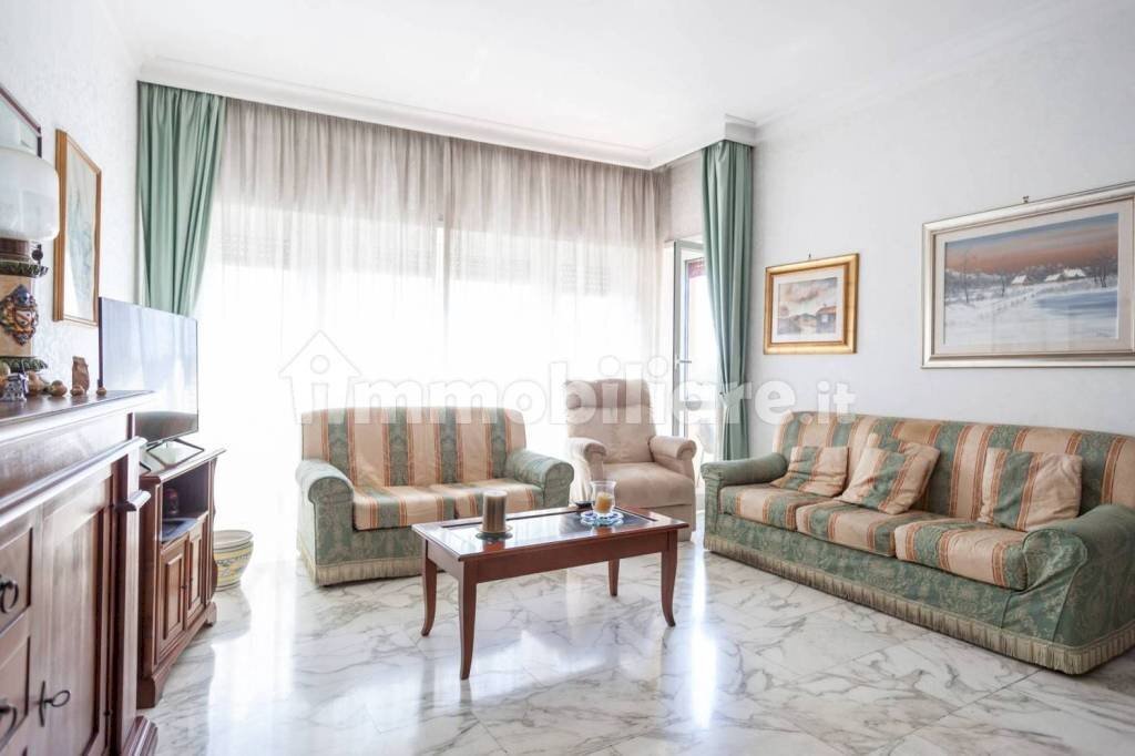 Salone - Four-room apartment viale dei Romagnoli, Roma (neighborhood Lido di Ostia) - photo 3